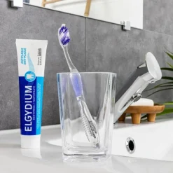 Elgydium Diffusion brosse à dents medium