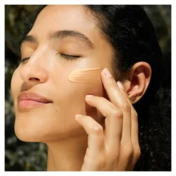 Laboratoires de Biarritz Fluide solaire invisible anti taches SPF 50+