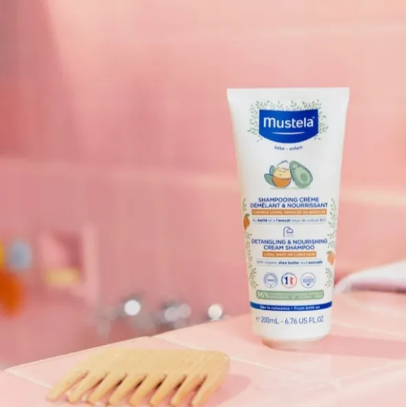 Mustela Shampooing crème démêlant et nourrissant
