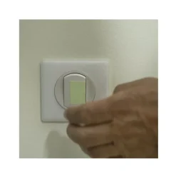 Rouleau adhésif luminescent 2mx2cm